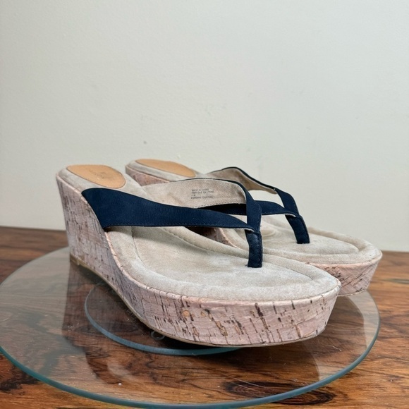 CASLON Carla Wedge Sandals in black - Picture 4 of 12